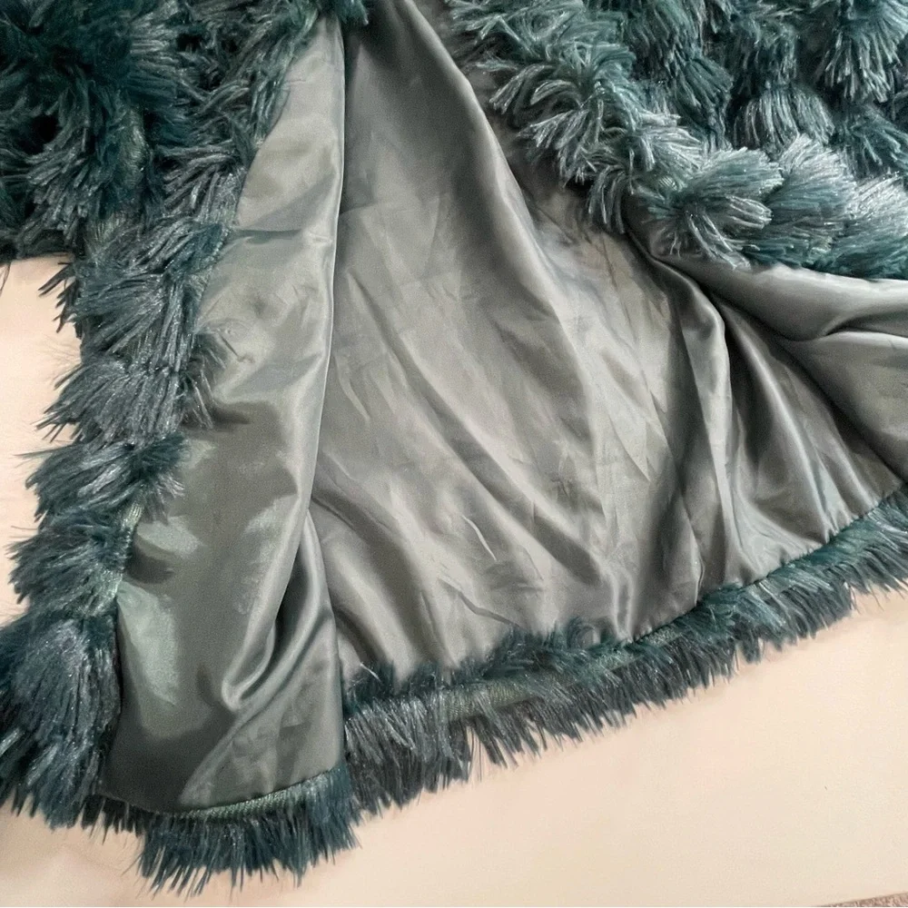 She + Sky Teal Faux Fur Fluffy Layered Jacket Size Medium NWOT